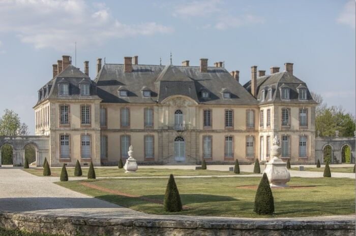 chateau motte tilly.jpg